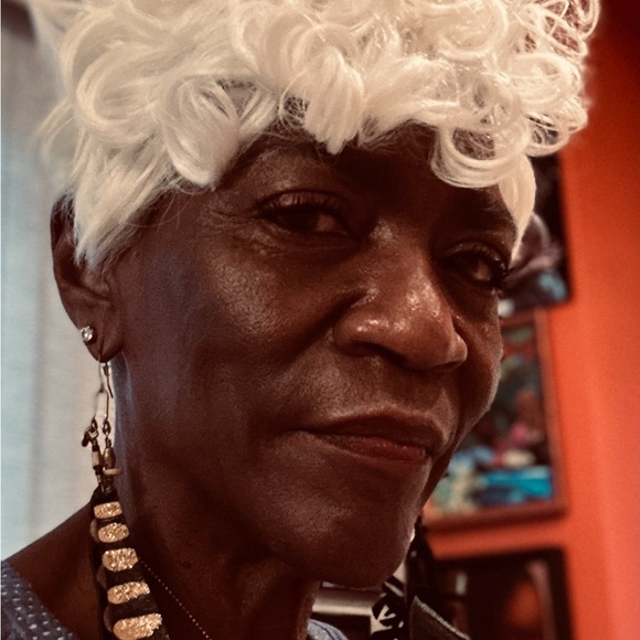 Meet your Posher, Eleanor - Picture 1 of 1